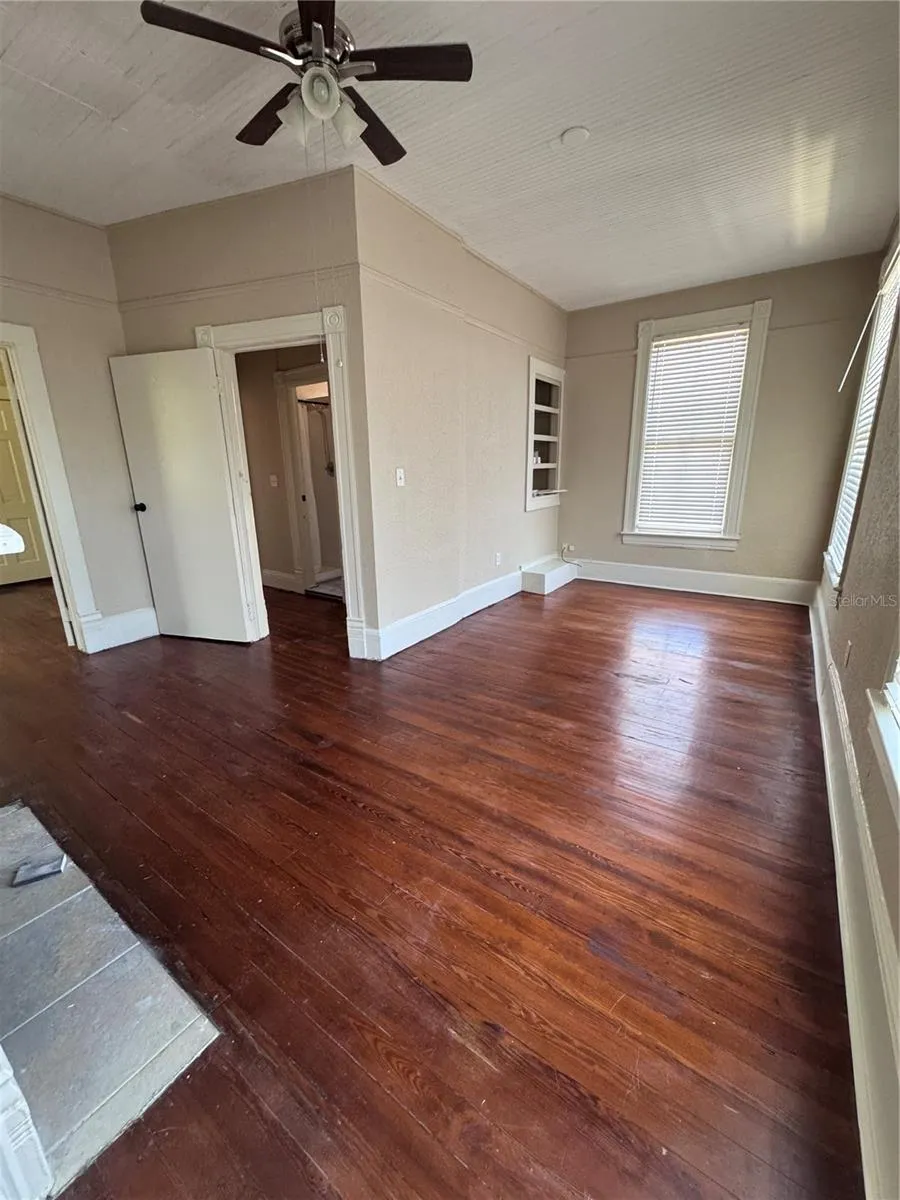 114 NE TUSCAWILLA AVENUE ocala, FL 34470
