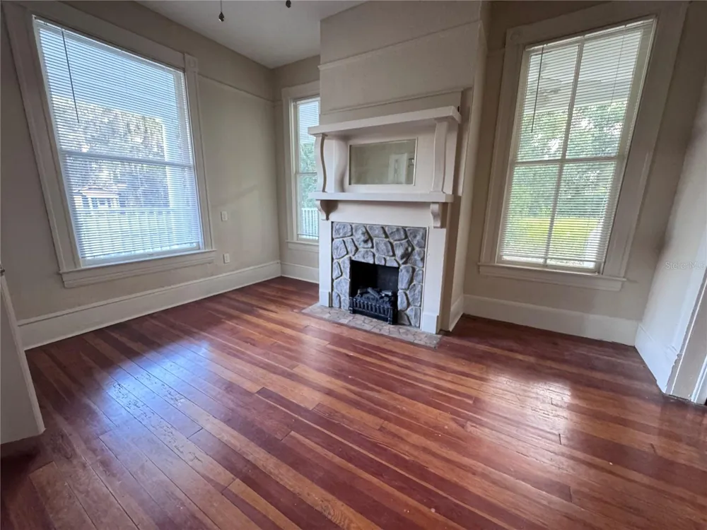 114 NE TUSCAWILLA AVENUE ocala, FL 34470