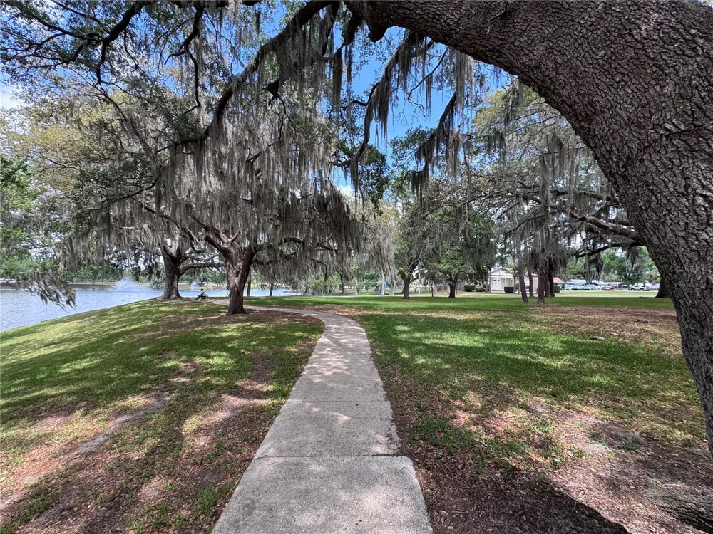 114 NE TUSCAWILLA AVENUE ocala, FL 34470