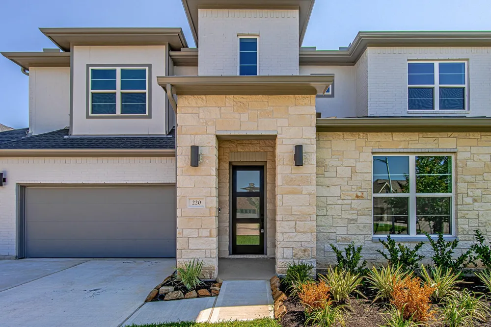 220 Waterstone Drive Montgomery, TX 77356