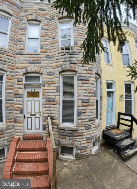 255 W 31ST STREET