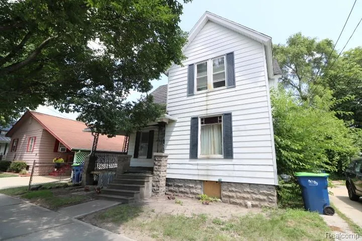 1002 Henry Street Bay City City, MI 48706