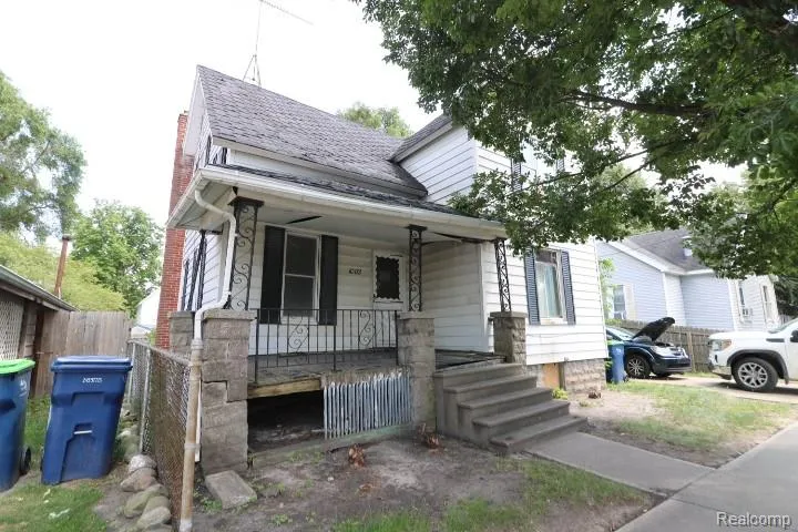 1002 Henry Street Bay City City, MI 48706