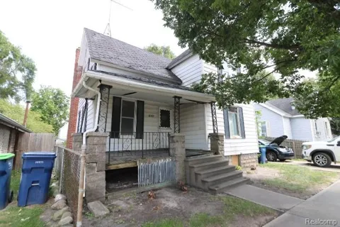 1002 Henry Street