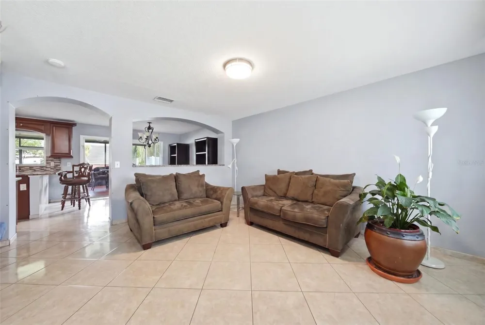 2448 PARSONS POND CIRCLE Kissimmee, FL 34743