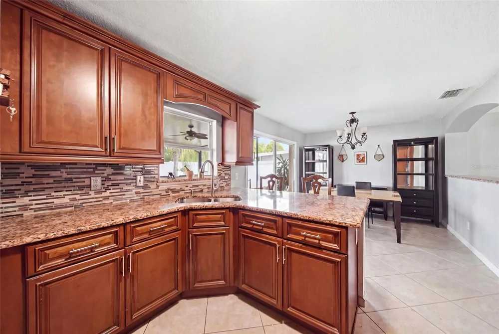 2448 PARSONS POND CIRCLE Kissimmee, FL 34743