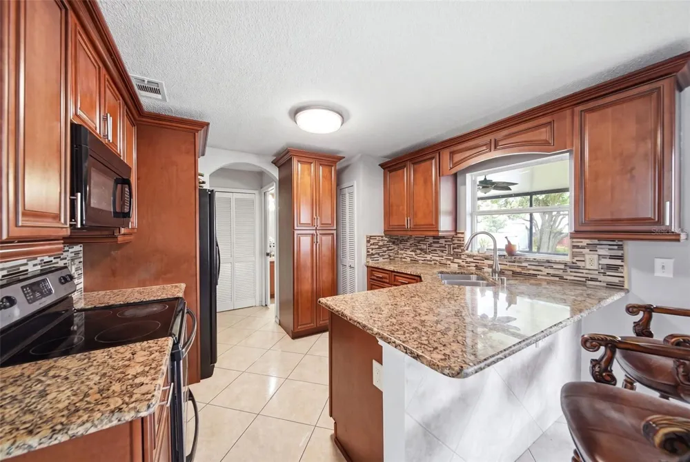 2448 PARSONS POND CIRCLE Kissimmee, FL 34743