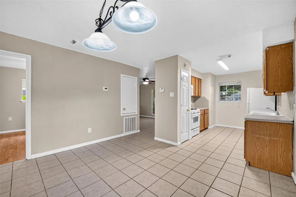 1835 Wren Drive League City, TX 77573