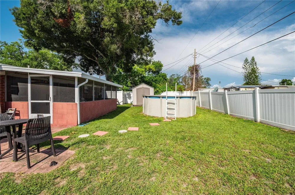 6913 W CLIFTON STREET Tampa, FL 33634