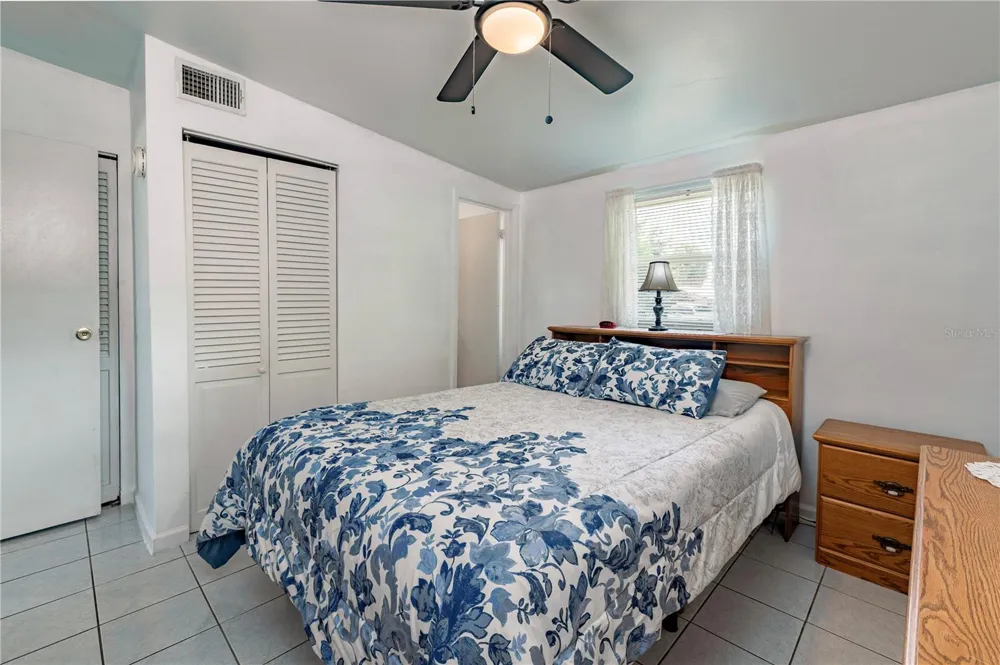 6913 W CLIFTON STREET Tampa, FL 33634