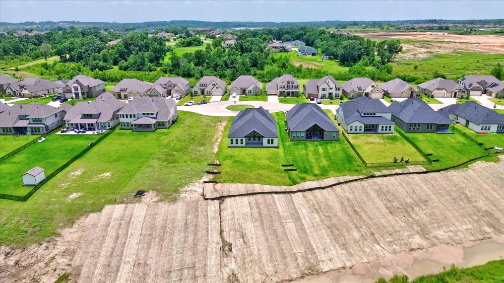 141 Peninsula Point Drive Montgomery, TX 77356