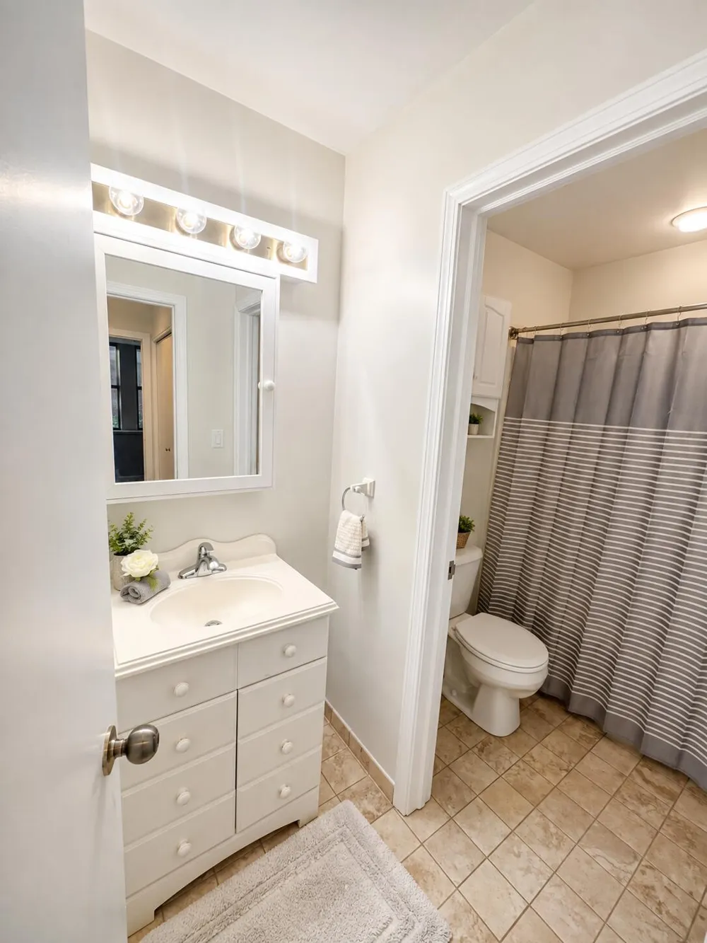 2006 Wealthy Street SE #104 Grand Rapids, MI 49506