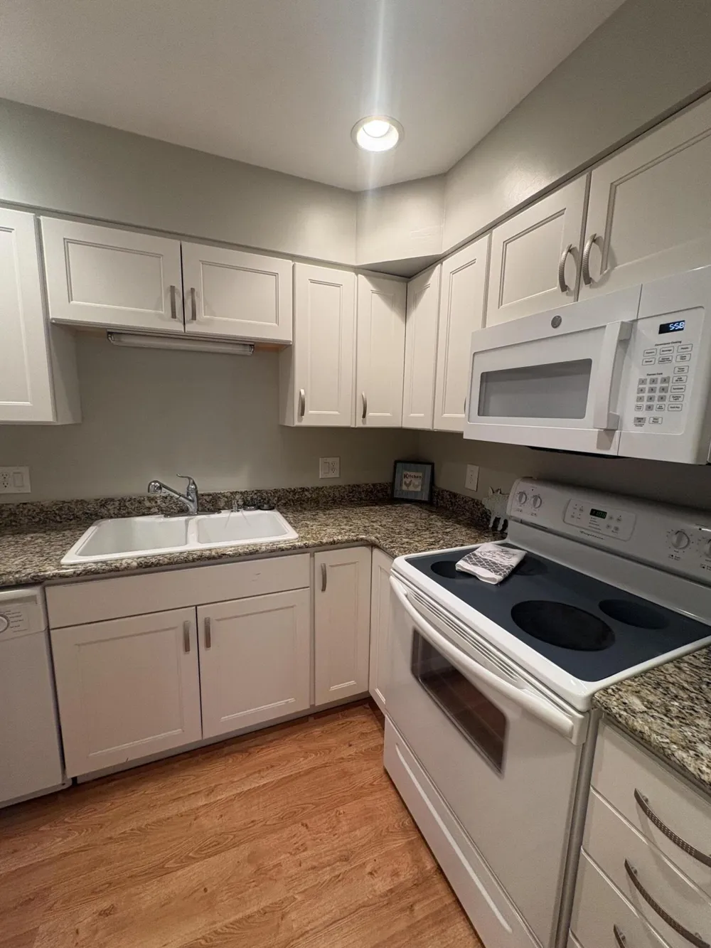 2006 Wealthy Street SE #104 Grand Rapids, MI 49506