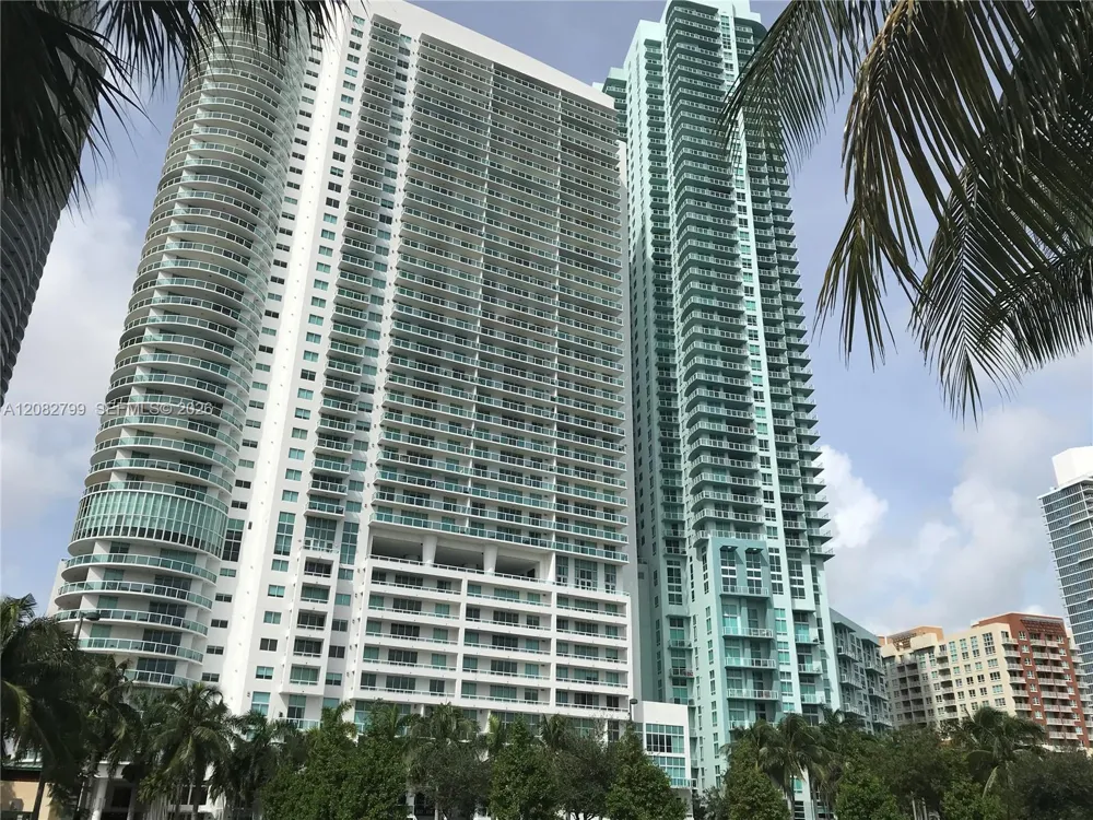 1800 Bayshore Dr #2204 Miami, FL 33132