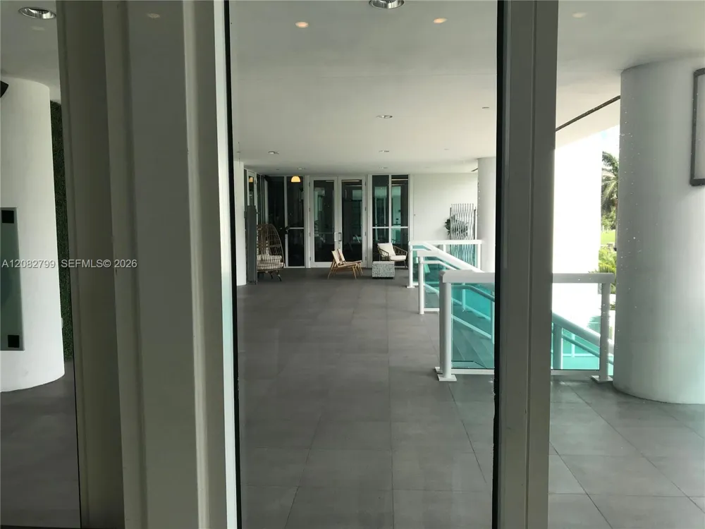 1800 Bayshore Dr #2204 Miami, FL 33132