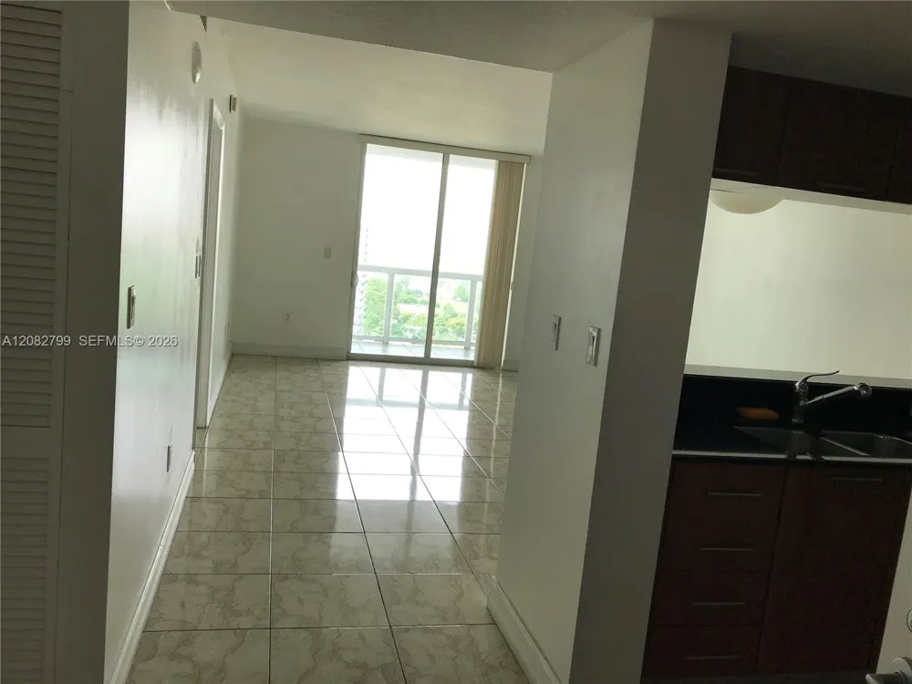 1800 Bayshore Dr #2204 Miami, FL 33132