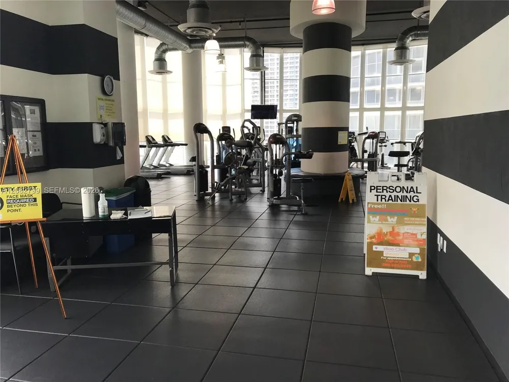 1800 Bayshore Dr #2204 Miami, FL 33132