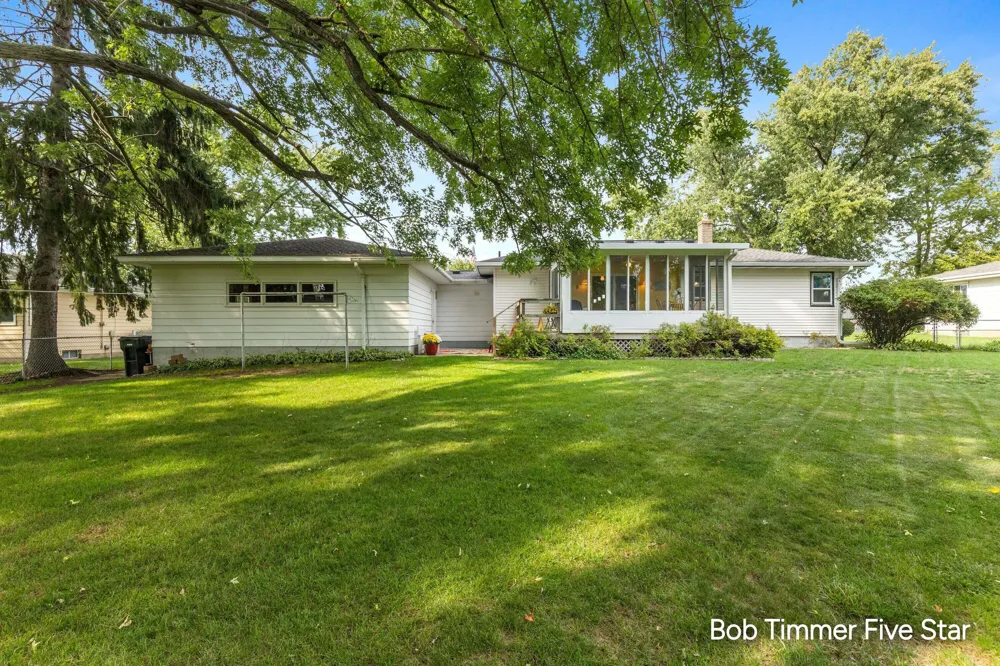 1300 Bauer Road Georgetown Charter Township, MI 49428