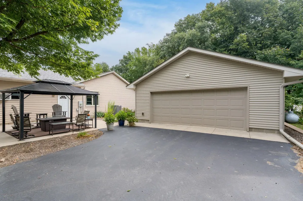 142 Jacks Drive Madison Lake, MN 56063