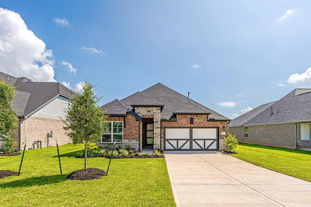 157 Peninsula Point Drive Montgomery, TX 77356