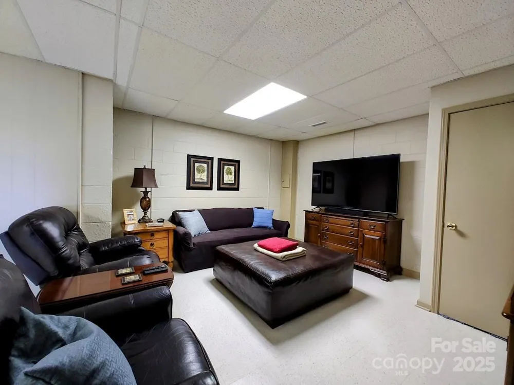545 Summit Road Tryon, NC 28782