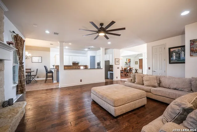 13035 Walking Horse San Antonio, TX 78023