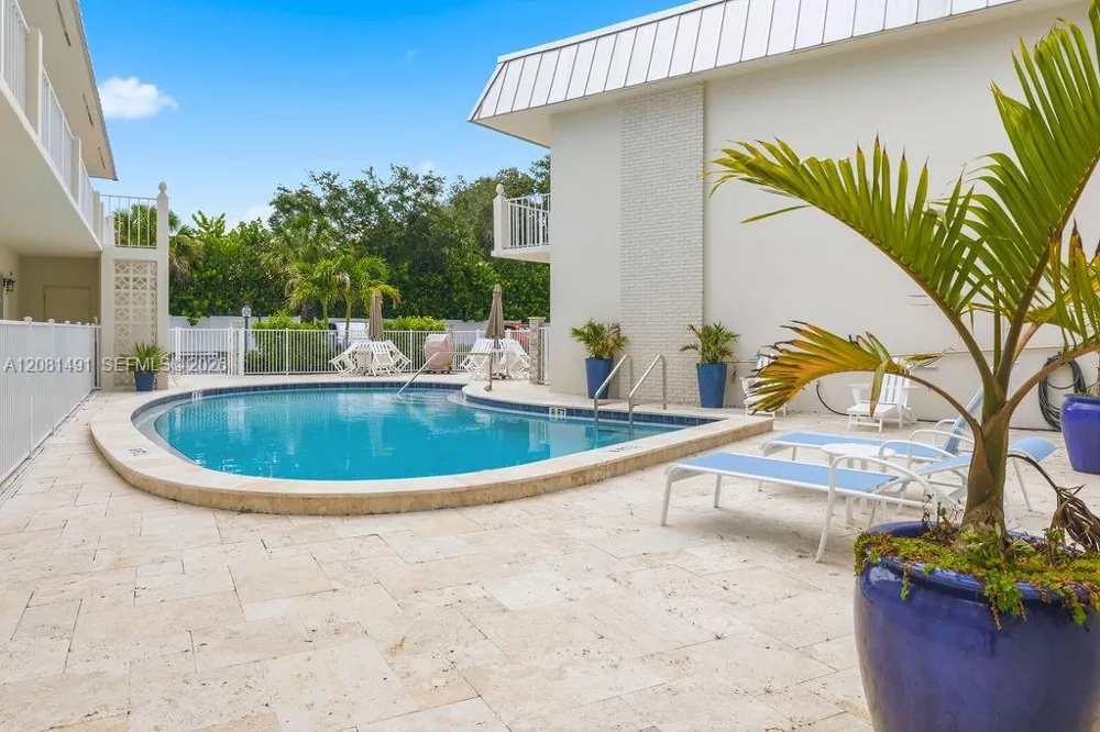 900 Jasmine Ln #105A Vero Beach, FL 32963