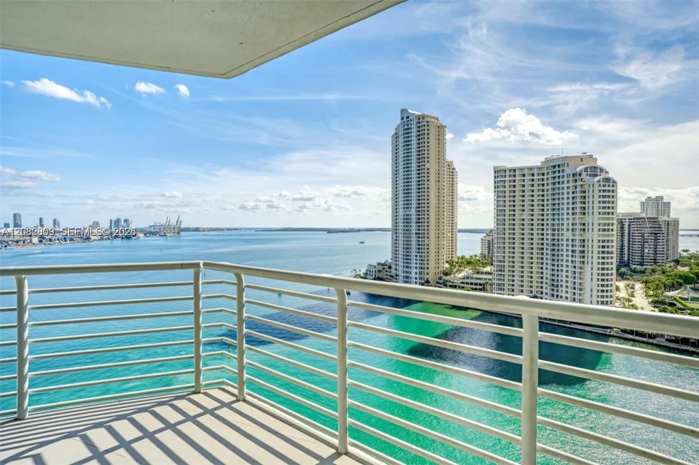 325 NE Biscayne Blvd #1923 Miami, FL 33131