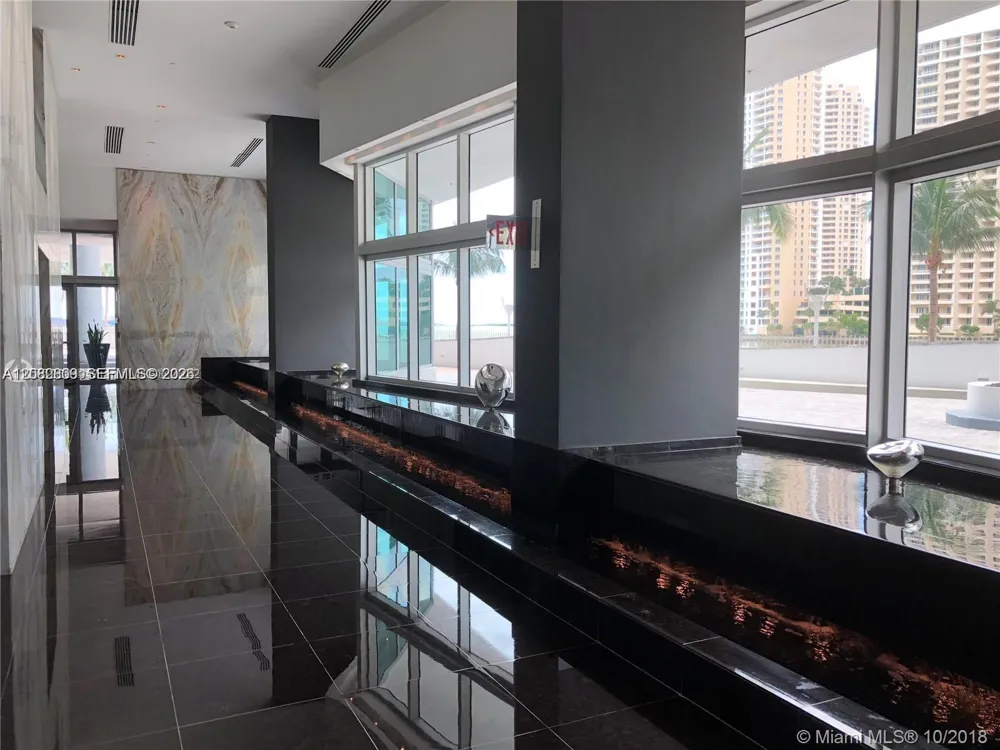 325 NE Biscayne Blvd #1923 Miami, FL 33131