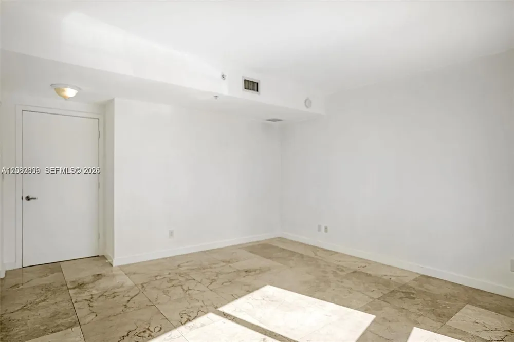 325 NE Biscayne Blvd #1923 Miami, FL 33131