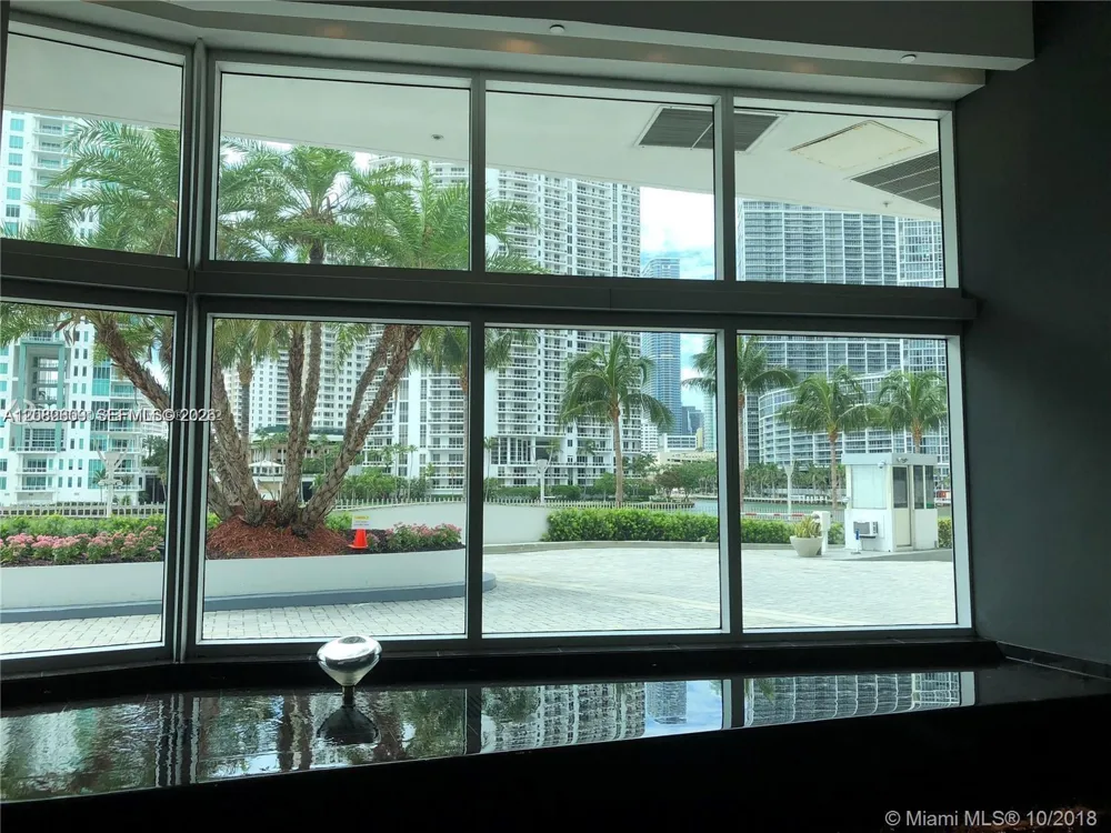 325 NE Biscayne Blvd #1923 Miami, FL 33131