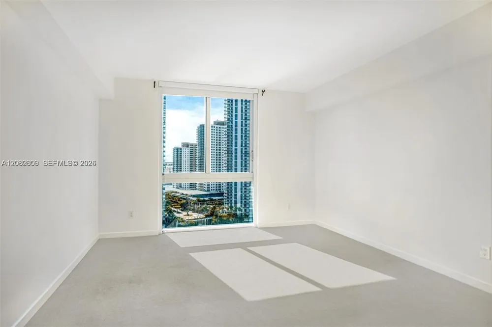 325 NE Biscayne Blvd #1923 Miami, FL 33131