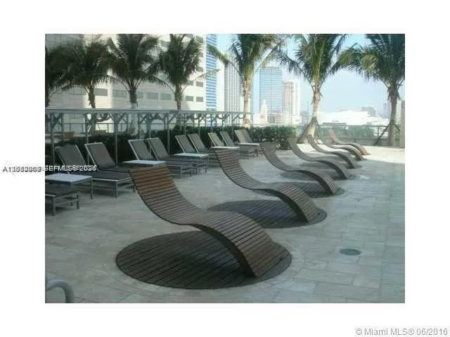 325 NE Biscayne Blvd #1923 Miami, FL 33131