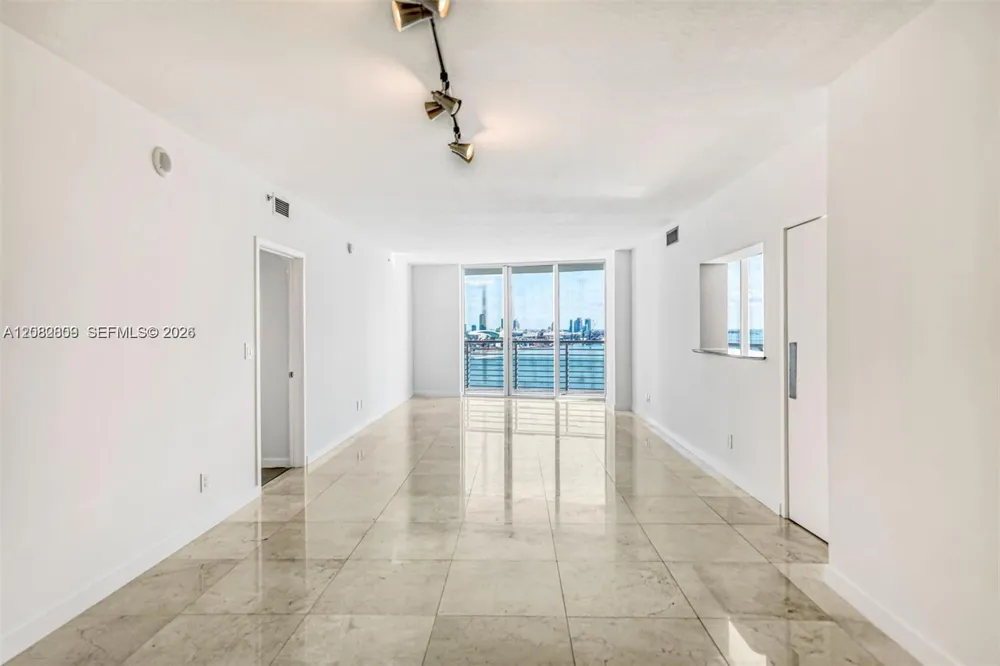 325 NE Biscayne Blvd #1923 Miami, FL 33131