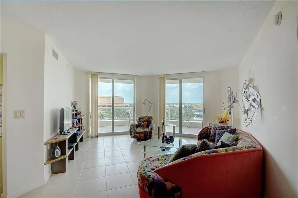 401 SW 4TH AVENUE #808 Fort Lauderdale, FL 33315