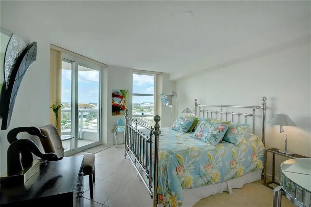 401 SW 4TH AVENUE #808 Fort Lauderdale, FL 33315