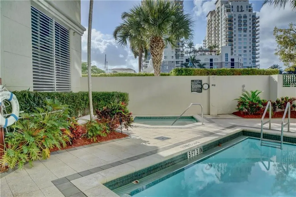 401 SW 4TH AVENUE #808 Fort Lauderdale, FL 33315