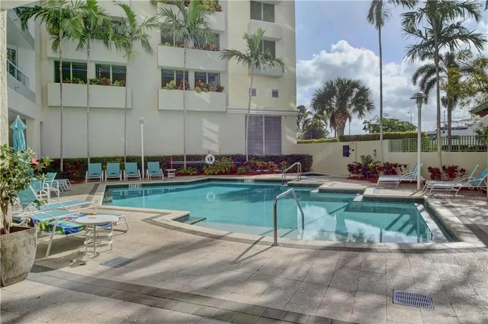 401 SW 4TH AVENUE #808 Fort Lauderdale, FL 33315
