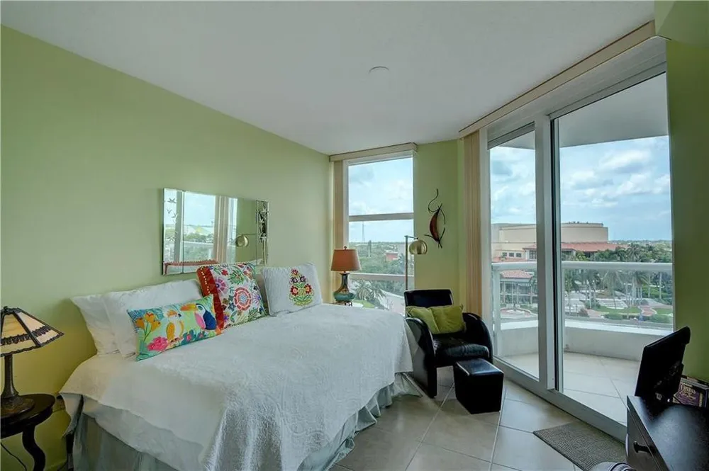 401 SW 4TH AVENUE #808 Fort Lauderdale, FL 33315