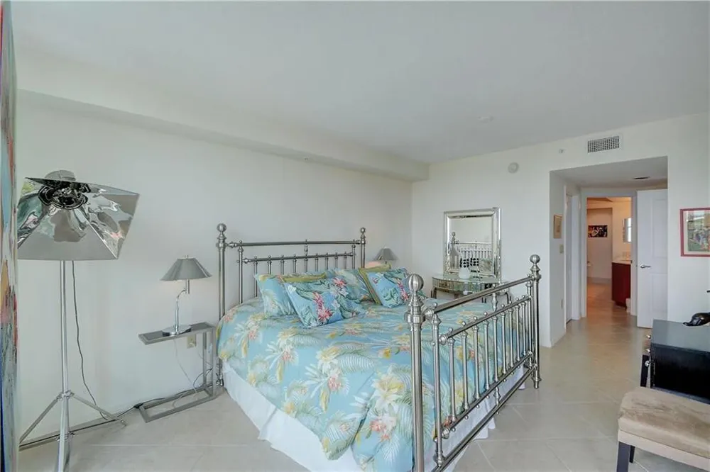 401 SW 4TH AVENUE #808 Fort Lauderdale, FL 33315