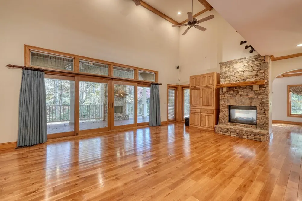 1949 Big Pine Drive Hiawassee, GA 30546