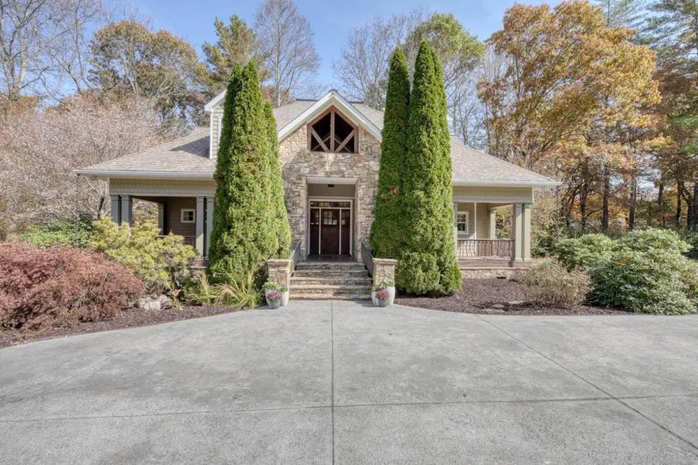 1949 Big Pine Drive Hiawassee, GA 30546