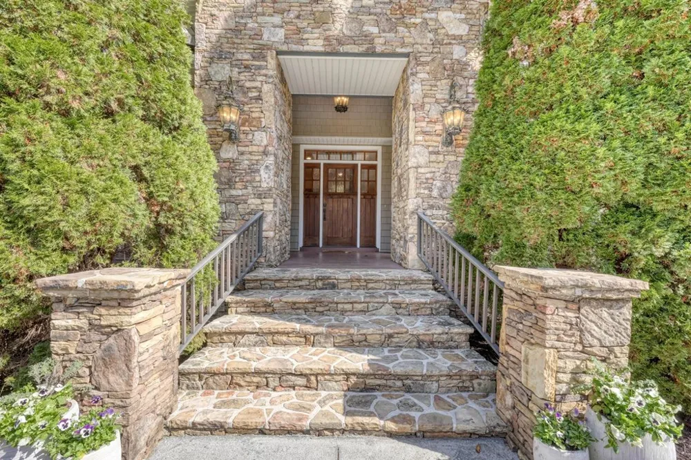 1949 Big Pine Drive Hiawassee, GA 30546
