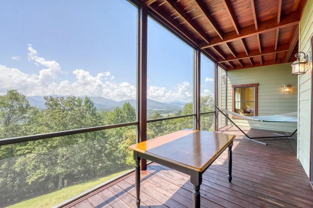 2187 Carlin Road Hiawassee, GA 30546