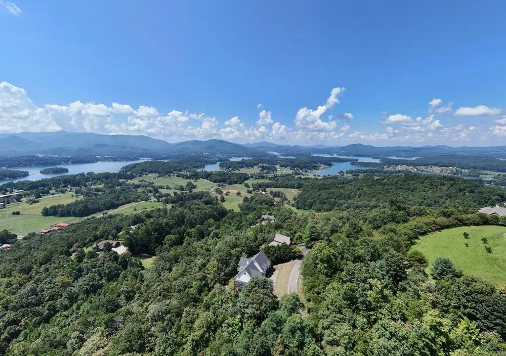 2187 Carlin Road Hiawassee, GA 30546