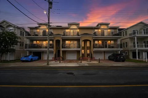 117 E Maple Avenue