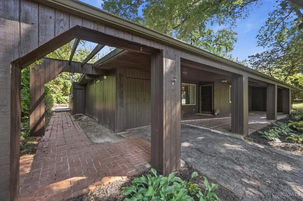 9084 Arrowhead Court Springfield, OH 45231