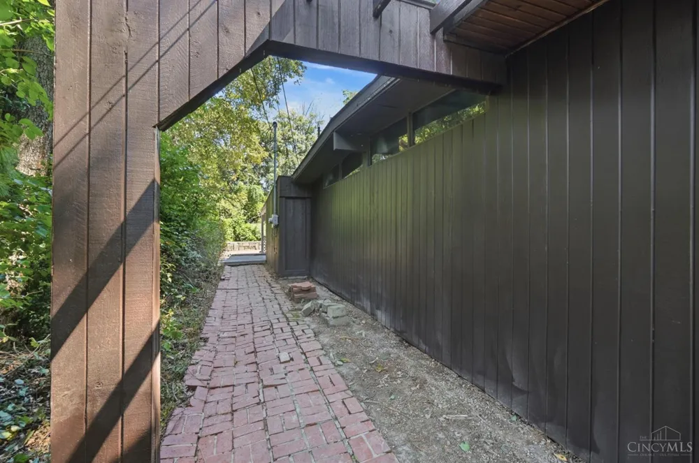 9084 Arrowhead Court Springfield, OH 45231