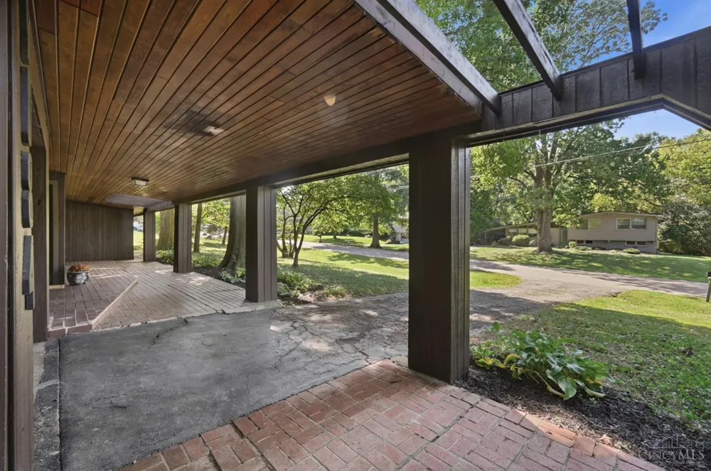 9084 Arrowhead Court Springfield, OH 45231