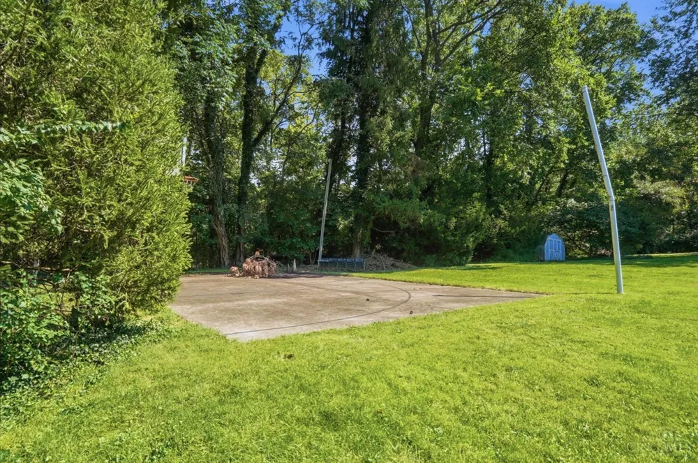 9084 Arrowhead Court Springfield, OH 45231